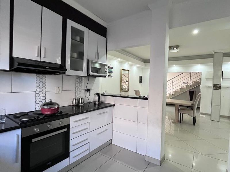 Spacious 5 - Bedroom Family Home in Cimbabsia - Photo 6