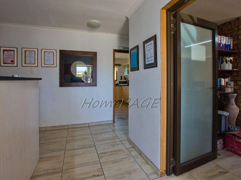 Vineta, Swakopmund: General Business Zoned 3 Bedr home for sale - Photo 10