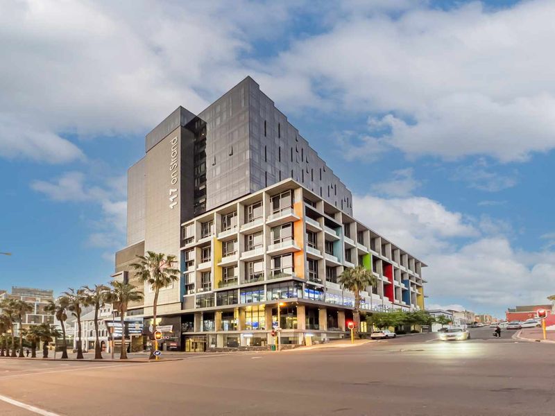 Live (or Earn) in Style — Elevated Luxury Airbnb Unit with Iconic Table Mountain Views - Photo 2