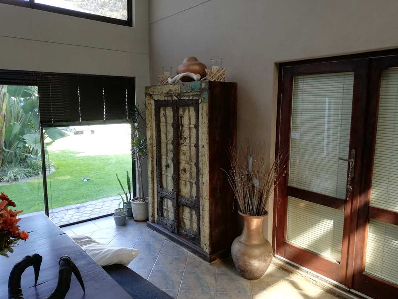 Prime Location Panoramic Lagoon view perfect for a Guest House! - Photo 4