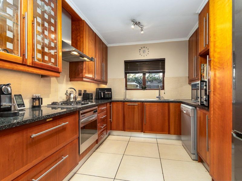 3 Bedroom House for Sale in Dainfern - Photo 4