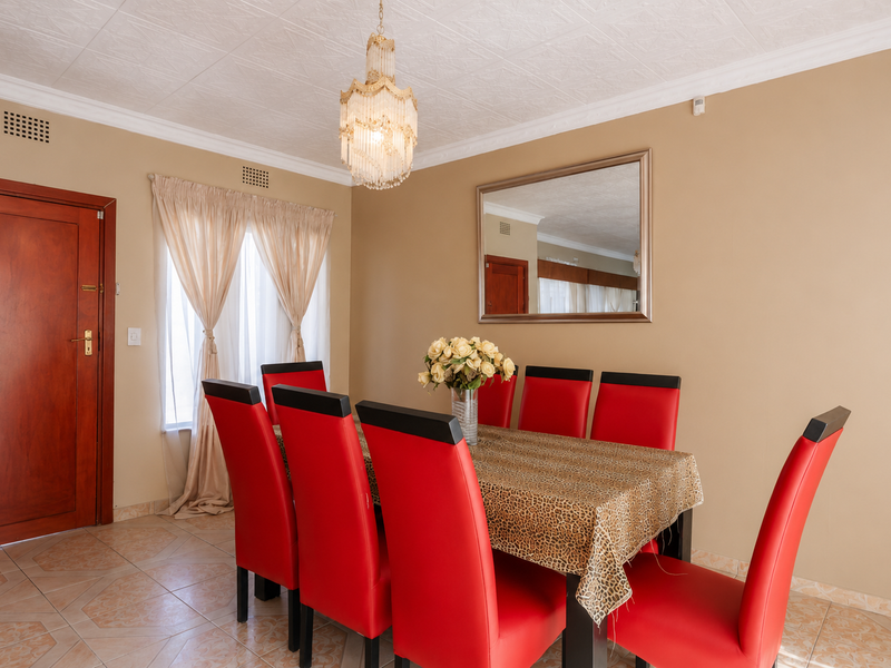 Your perfect family Home  with study, work from home, large back garden and storage, Awaits! - Photo 3