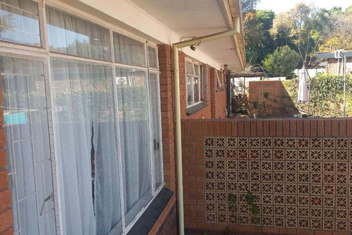 HOUSE WITH MULTIPLE OPPORTUNITIES FOR SALE!! - Photo 3