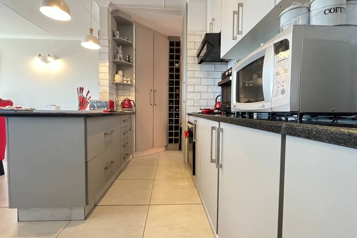 Modern Duet in Mossel Bay with Unmatched Ocean Views - Photo 5