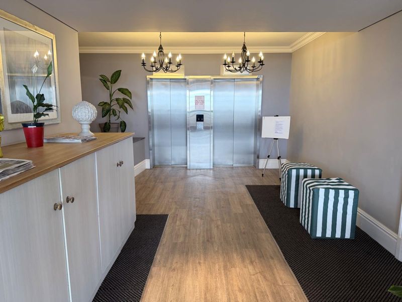 Luxurious Retirement Living in the Heart of Mouillie Point - Photo 4