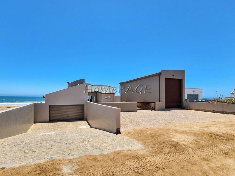 Ext 6, Henties Bay:  4 Bedroom BEACH FRONT HOME in a popular area is for sale - Photo 3