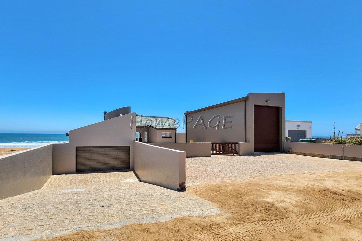 Ext 6, Henties Bay:  4 Bedroom BEACH FRONT HOME in a popular area is for sale - Photo 3