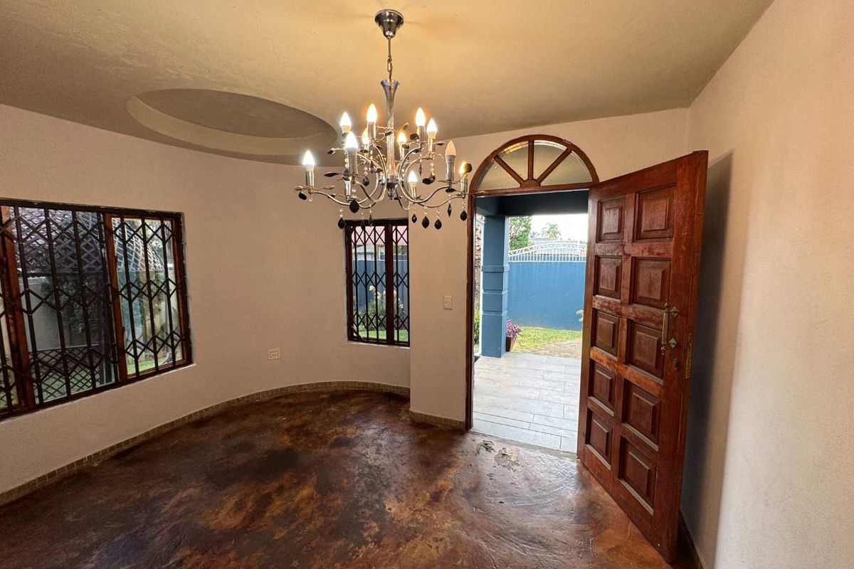 Large Family Home for Sale in Randhart - Photo 3