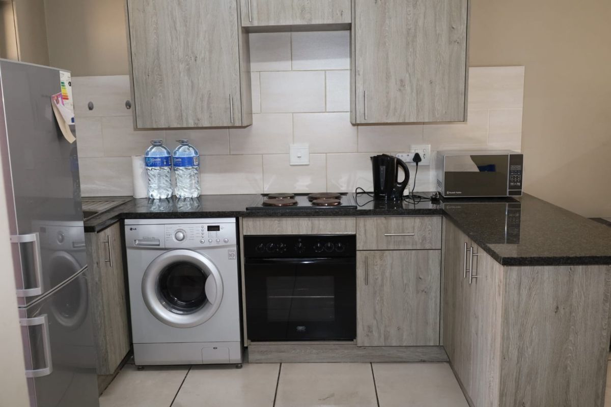 Two Bedroom Townhouse in Albermale - Photo 4