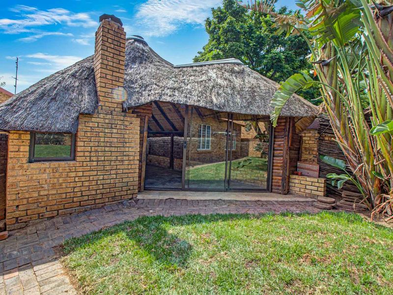 Your Ideal Townhouse: Entertain, Relax, and Live Comfortably! - Photo 2