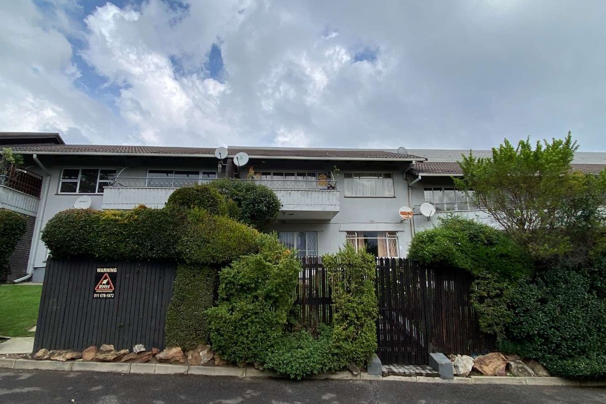 Well-Located 2 Bed Townhouse - Craighall Convenience at Its Best - Photo 2