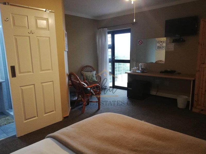 Expansive 9 bedr home with full Lagoon view with Guesthouse potential for sale in Walvis Bay for N$12 550 000.00 - Photo 10