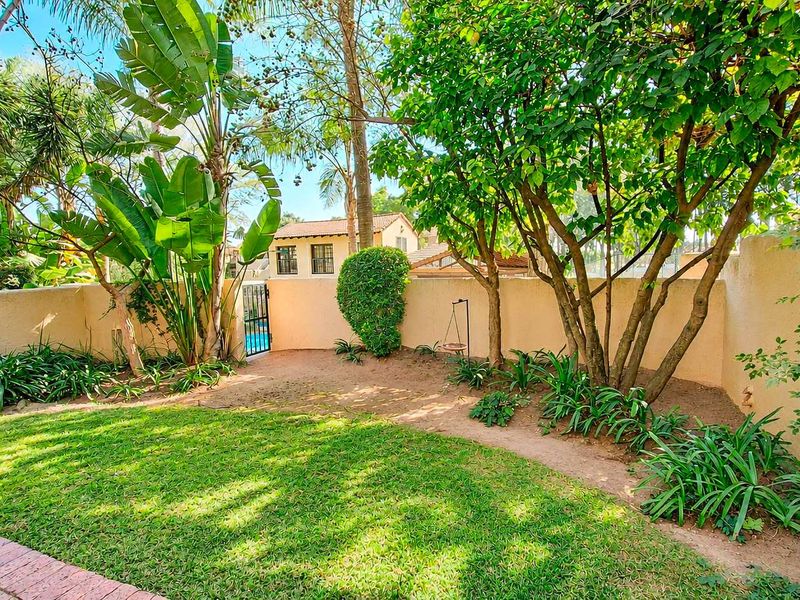 Spacious 3 bedroom, 2 bathroom, ground floor apartment available for sale in Bryanston - Photo 3