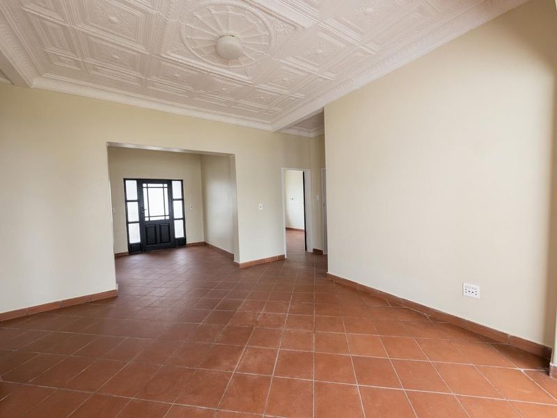 Beautifully Renovated Family Home To Rent in the Heart of Alberton North - Photo 6