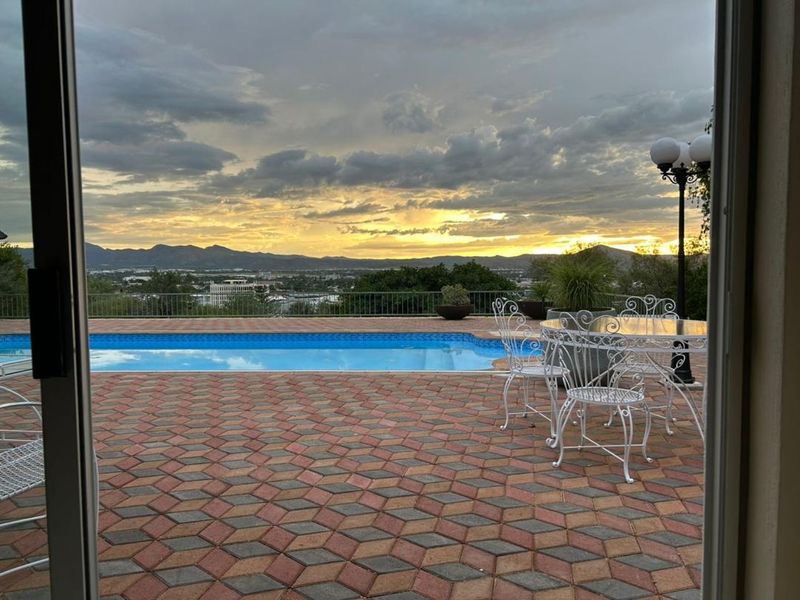 ✨🏡 JUST LISTED ULTRA-LUXURY LIVING IN WINDHOEK 🏡✨ VERY EXCLUSIVE - Photo 10