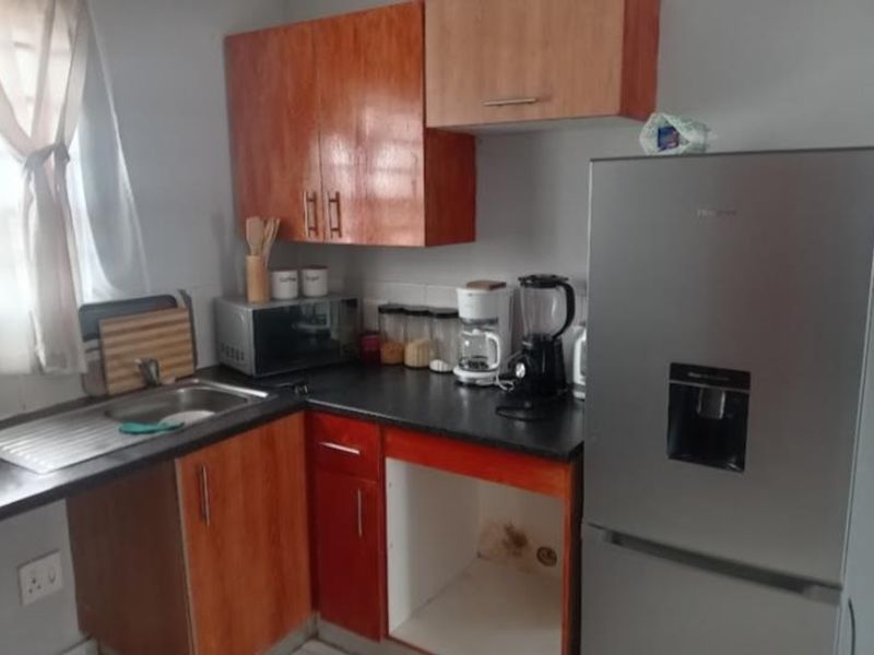 EXCLUSIVE | MODERN LUXURY WITH BIOMETRIC SECURITY – ACT FAST This is not just a home — it is a statement of secure, modern living in the heart of Dawn Park. - Photo 5