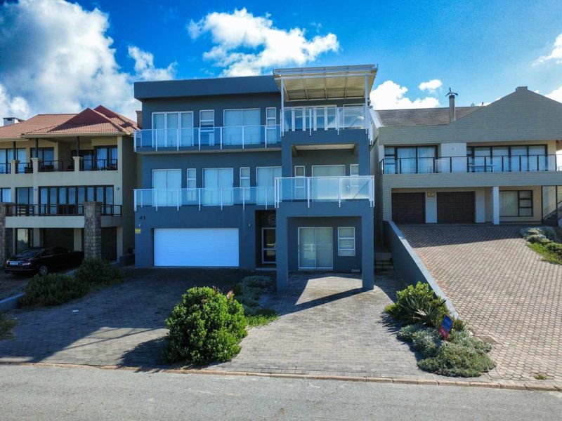 Spectacular Multi-Level beachfront home for sale in Stilbaai-Oos. - Photo 2