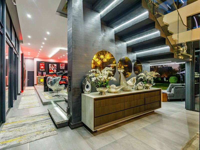 Exquisite Lakefront Luxury - Photo 10