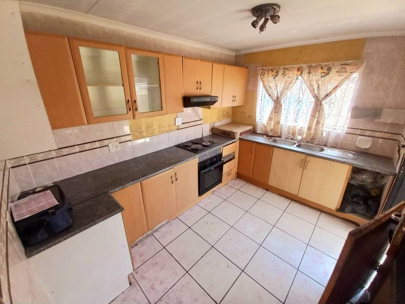 Three bedrooms house for sale in Danville. - Photo 3