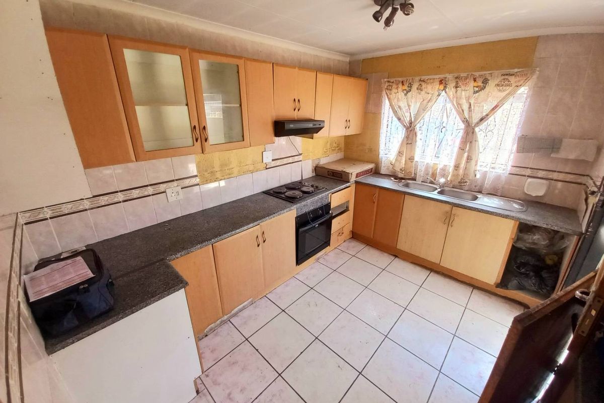 Three bedrooms house for sale in Danville. - Photo 3