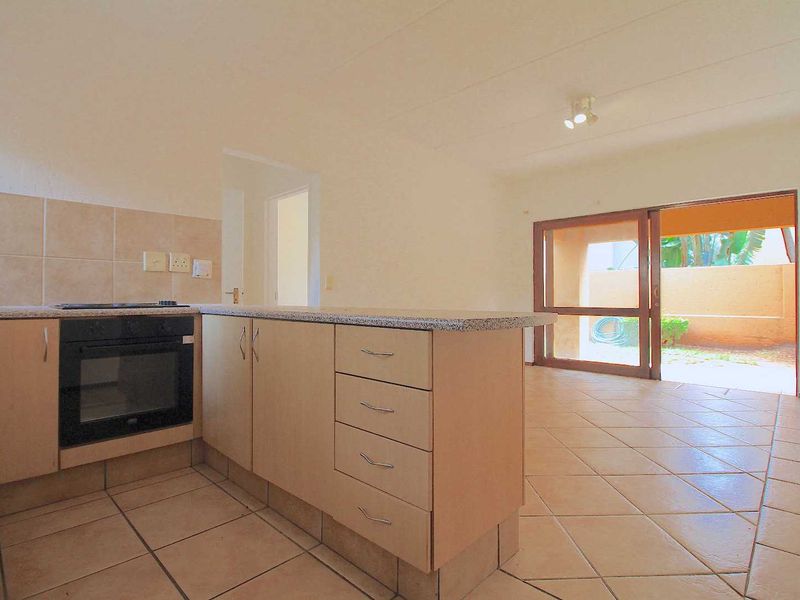 Beautiful Ground-Floor Garden Apartment in Sibaya Sands, Lonehill - Photo 3