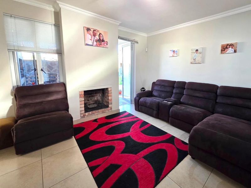 Peaceful Two-Bedroom Townhouse in Omeya Estate - Photo 9