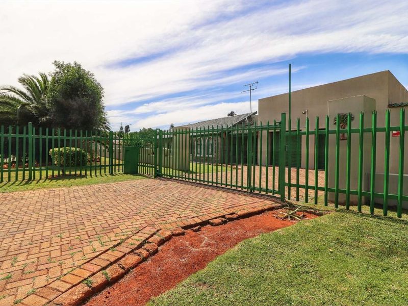 Discover Serenity: Your Dream Home Awaits - Photo 2