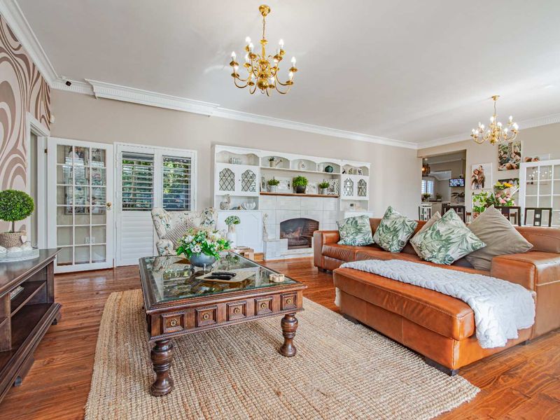 This Roman Home Rules the Roost in Kloof - Photo 7