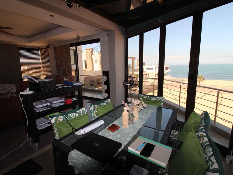 Perfectly positioned sea view property! Relax and unwind in this magnificent family home. - Photo 9