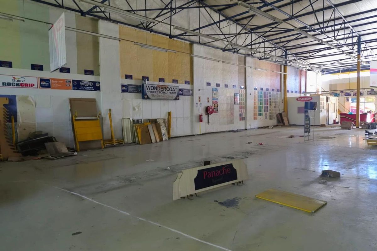 Prime 800 m2 Commercial Unit with Main Road Exposure on Steve Biko Road - Photo 4
