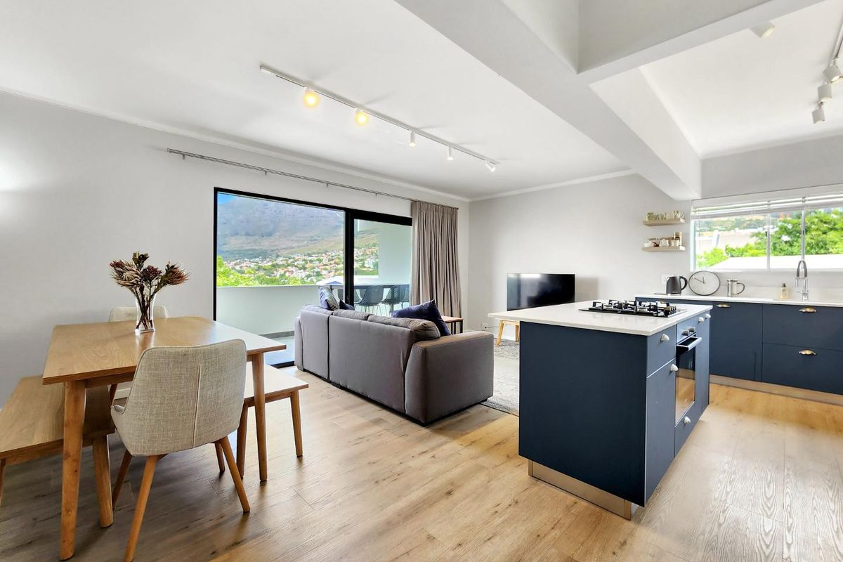 Top-Floor Gem in Upper Gardens with Stunning Table Mountain Views - Photo 4