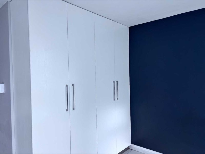 The Beaches Bachelor Apartment - Photo 10