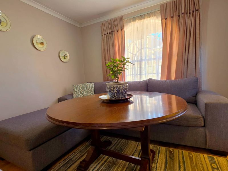 4 Bedroom House For Sale in Glenvista - Photo 10