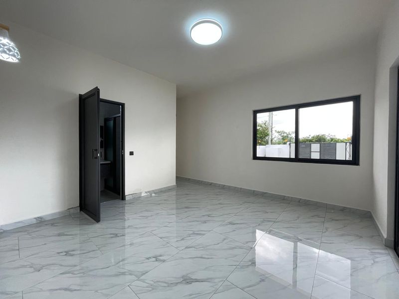 Contemporary Newly Built Villa with Rooftop Views – 5 Minutes from Super U, Grand Baie - Photo 5