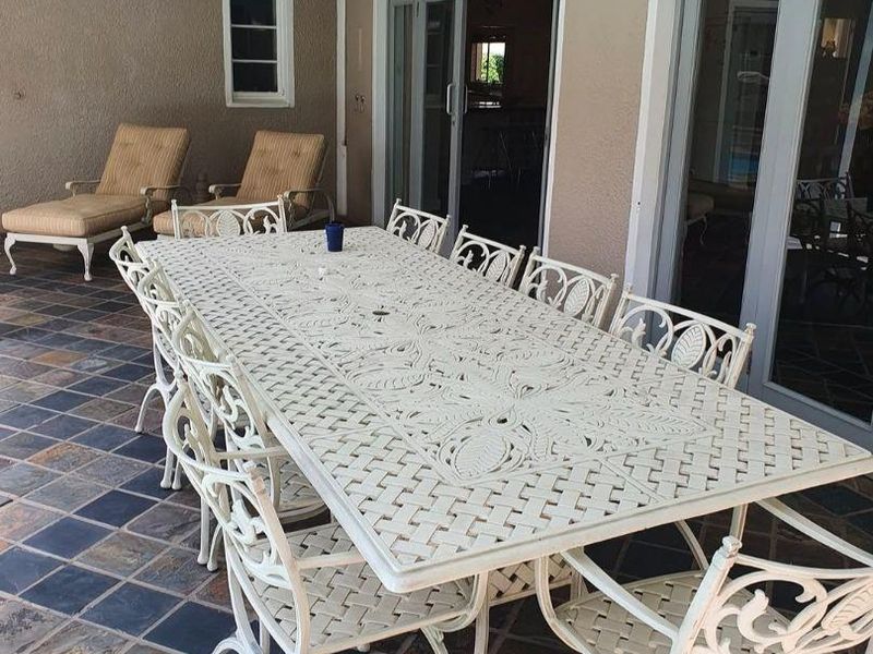 Exclusive 4-Bedroom Home with Pool & Study in Klein Windhoek - Photo 4