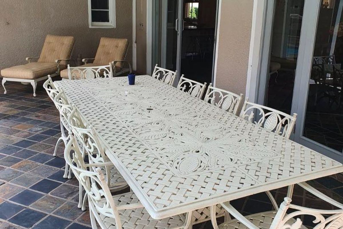 Exclusive 4-Bedroom Home with Pool & Study in Klein Windhoek - Photo 4