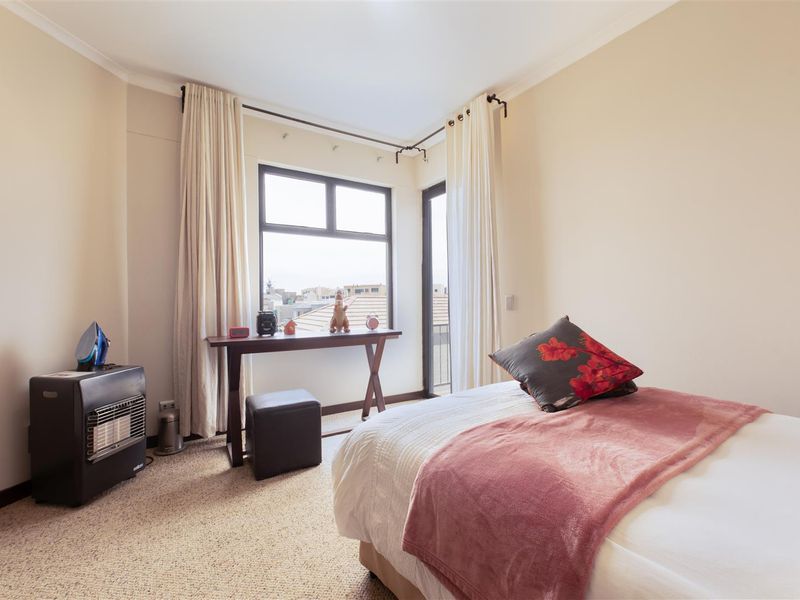 BEACHFRONT HOUSE - Photo 8