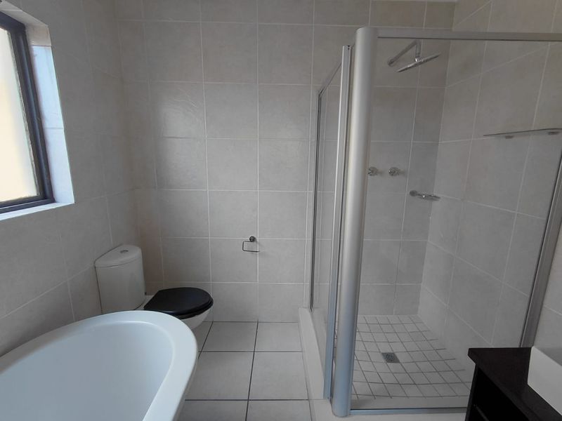 Spacious Loft Apartment with Spectacular Views in The Kanyin Estate - Photo 10
