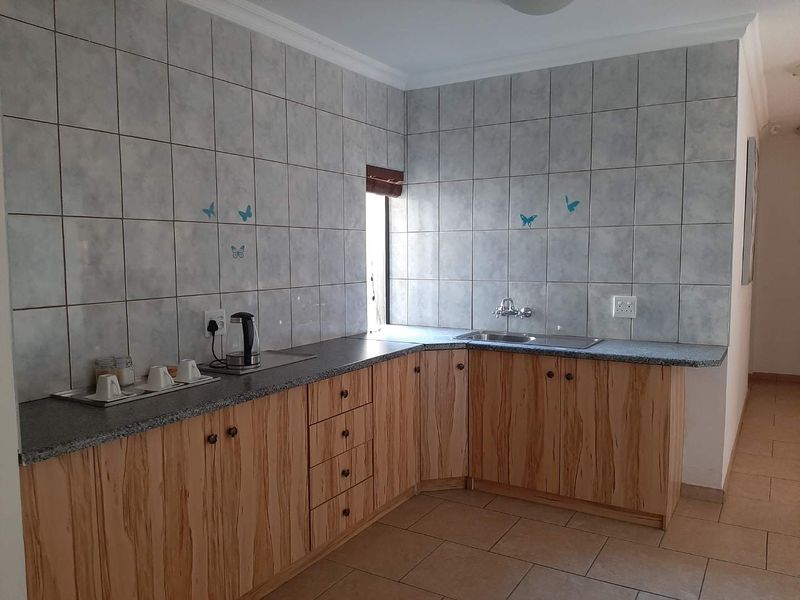 4BEDROOM HOUSE ( BOTH EN-SUITE). - Photo 9