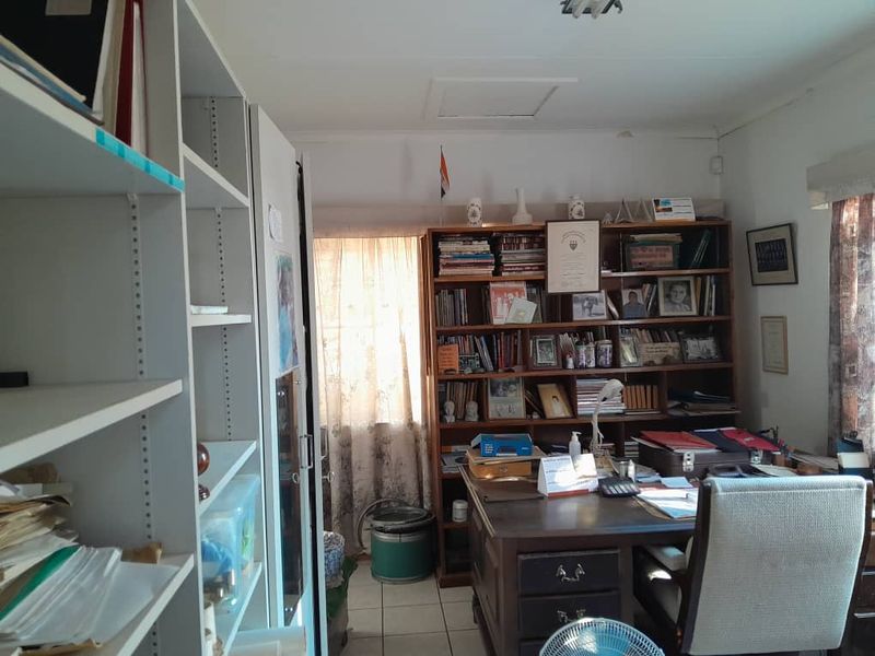 FOR SALE- SPACIOUS 3 BEDROOM HOUSE IN OUTJO, NAMIBIA - Photo 8