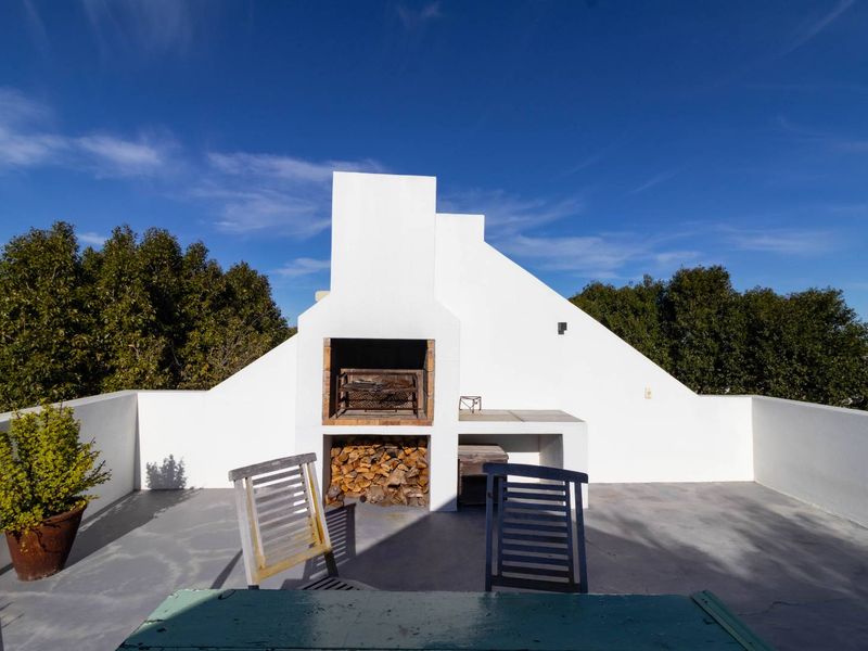 Space, Style & Sweeping Views! - Photo 8