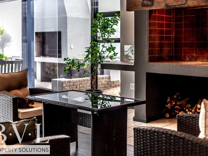 5 BEDROOM HOME FOR SALE IN OCEAN VIEW - Photo 2