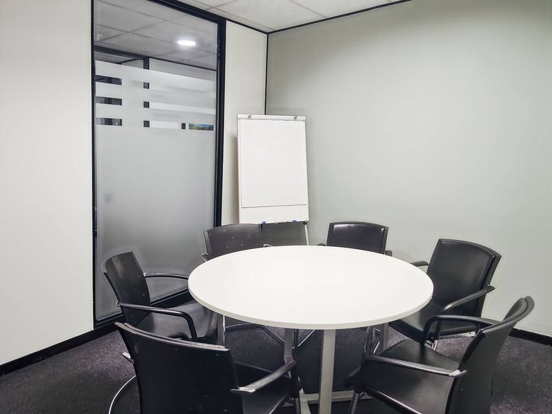 All-inclusive access to professional office space for 4 persons in Regus Woodmead Country Club Estate - Photo 6