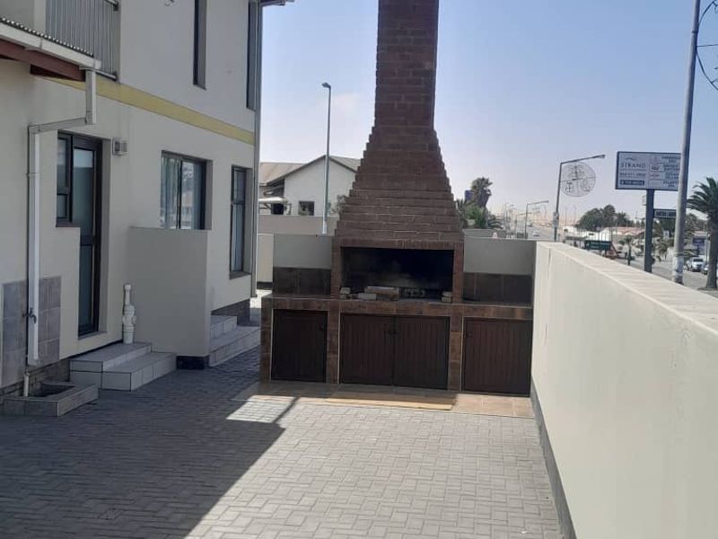 Double Storey Townhouse close to Heart of the Town - Photo 2