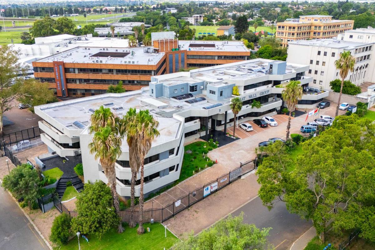 Commercial Office Investment Opportunity with Residential Conversion Upside - Photo 2