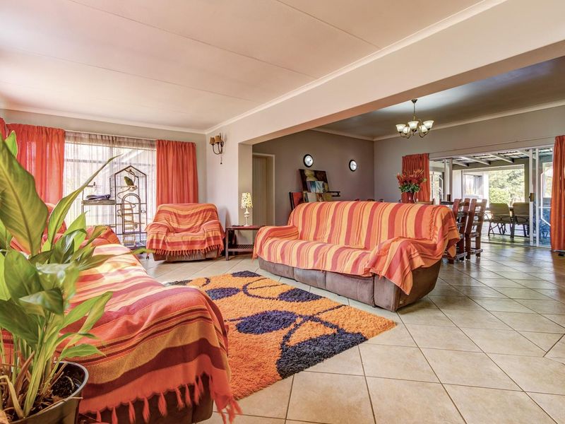 ATTRACTIVE FAMILY HOME ON 2556M2 STAND - Photo 5