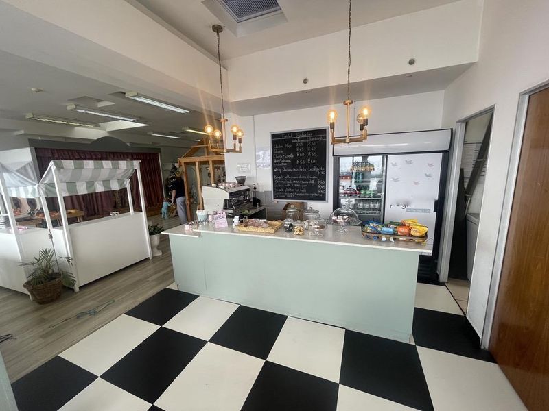 Hendra - 175 m2 First-Floor Commercial Unit To Let – Durban North - Photo 4