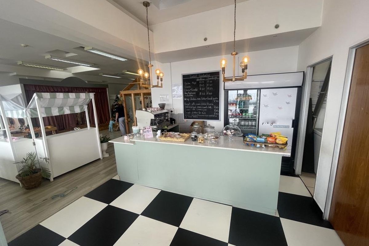 Hendra - 175 m2 First-Floor Commercial Unit To Let – Durban North - Photo 4