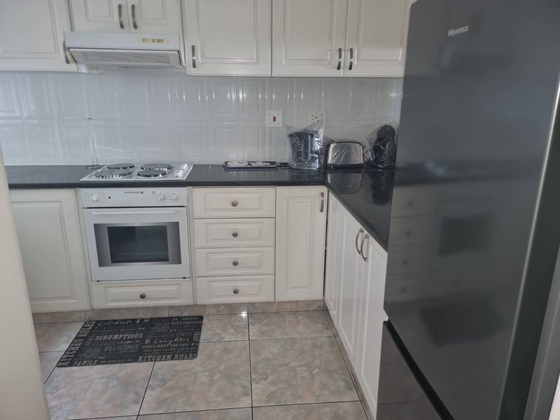 STUNNING 3 BED 2 BATH FULLY FURNISHED APARTMENT WITH LOVELY SEA VIEWS - Photo 6