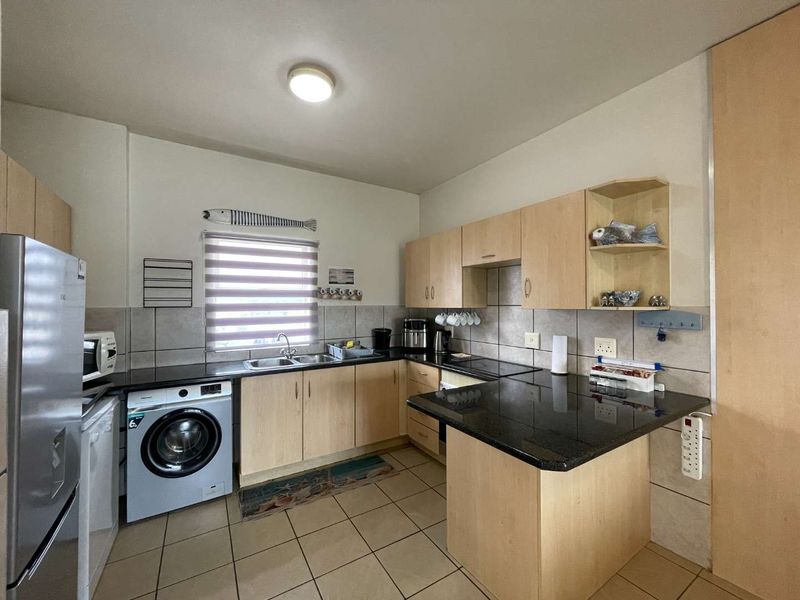 Smart Investment at La Palma Villas - 3 Bedroom Apartment with Breaker Views - Photo 5